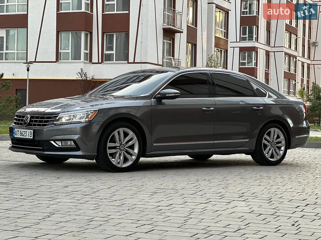 2016 Volkswagen Passat - мініатюра 2