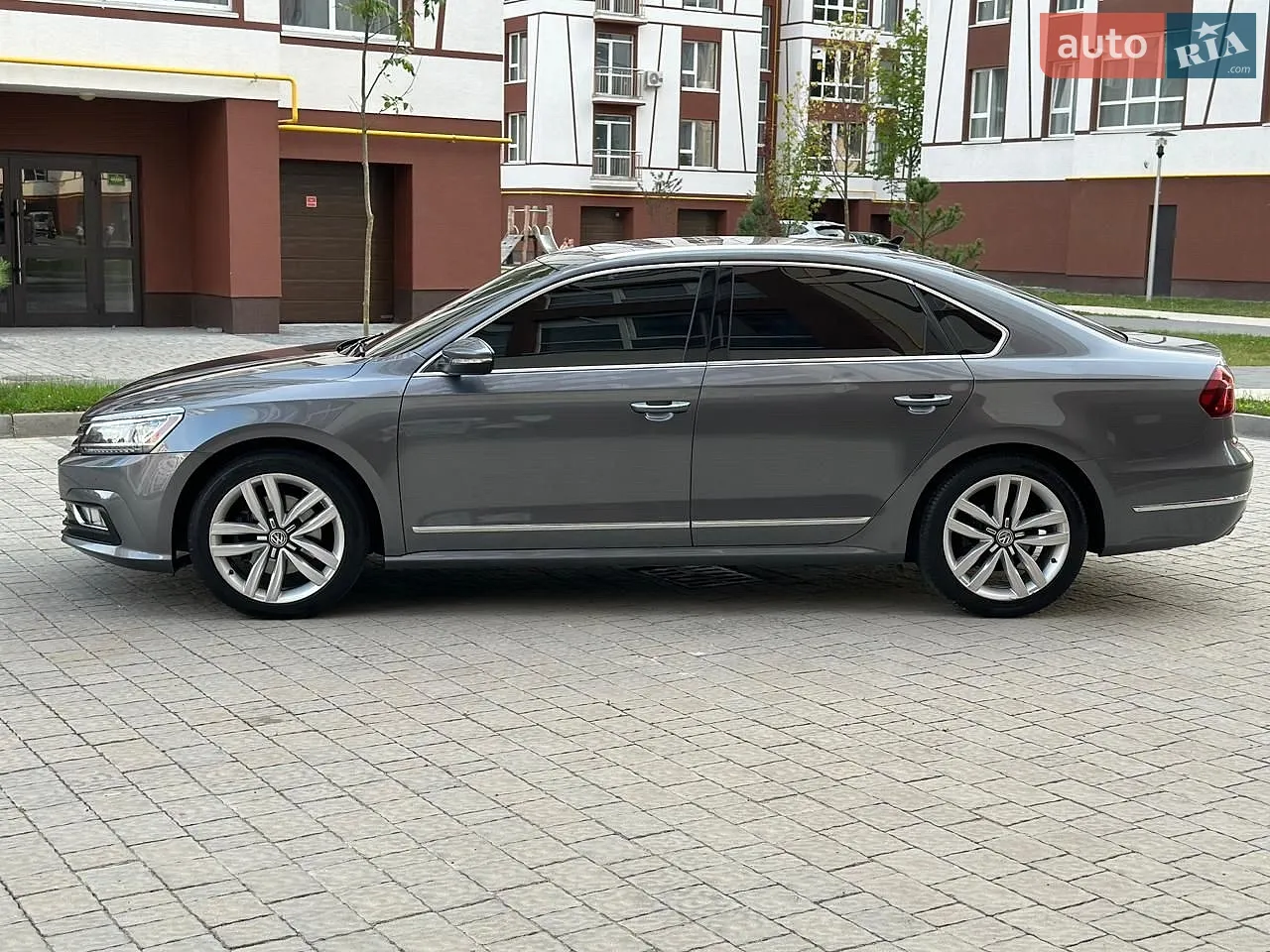 2016 Volkswagen Passat - мініатюра 3