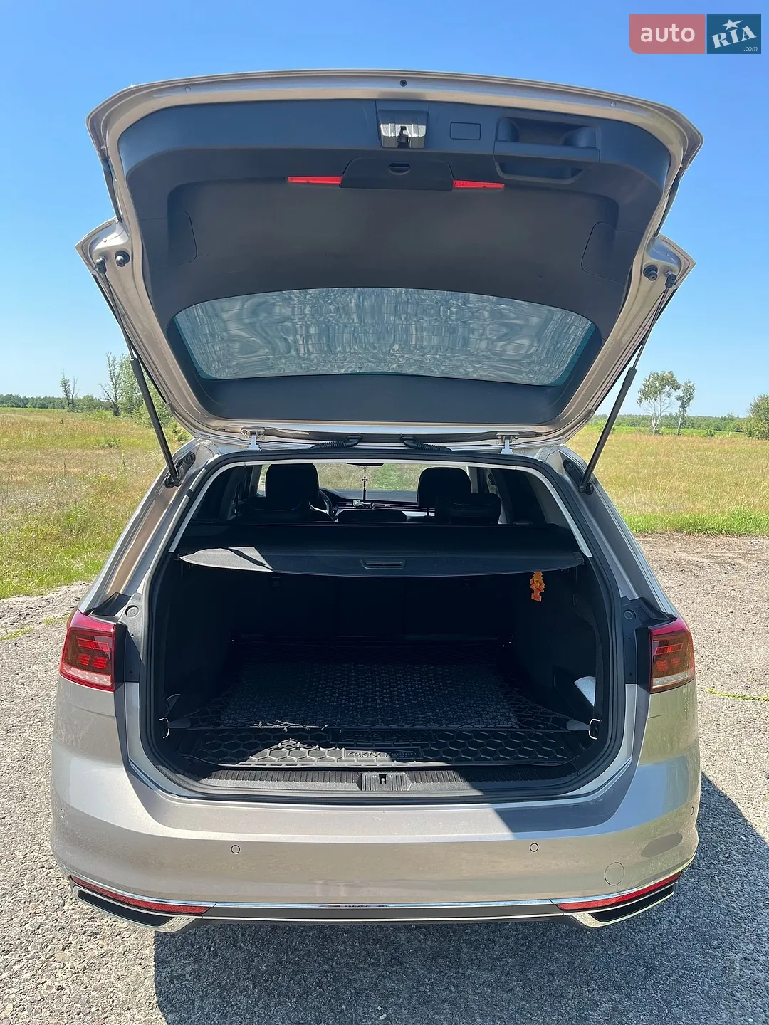2019 Volkswagen Passat - мініатюра 12
