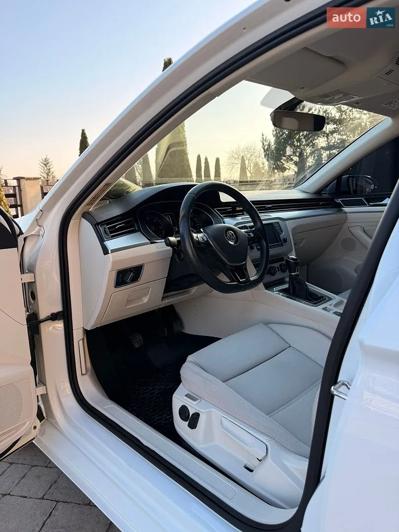 2016 Volkswagen Passat - мініатюра 32