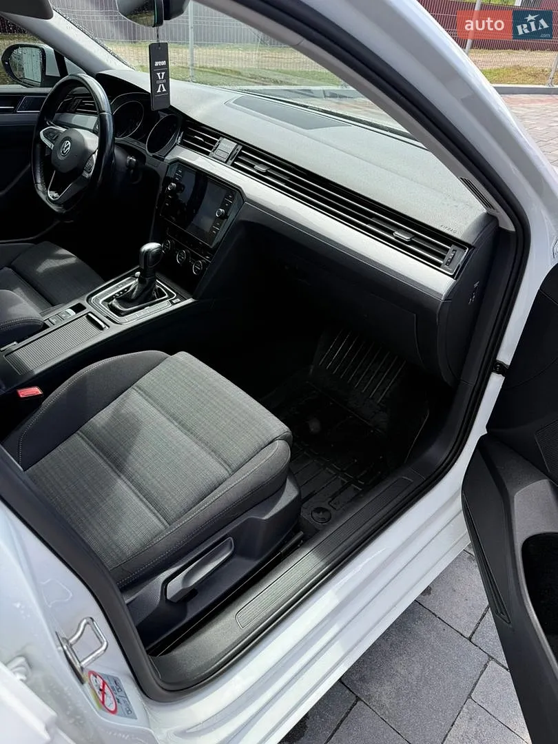2019 Volkswagen Passat - мініатюра 21