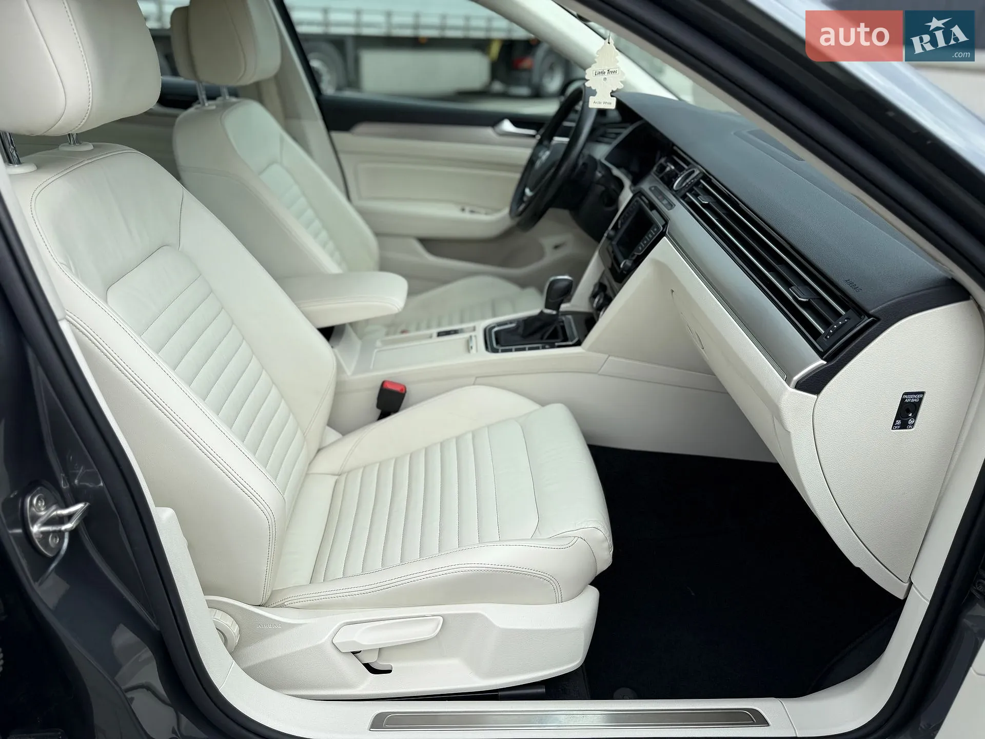 2017 Volkswagen Passat - мініатюра 27