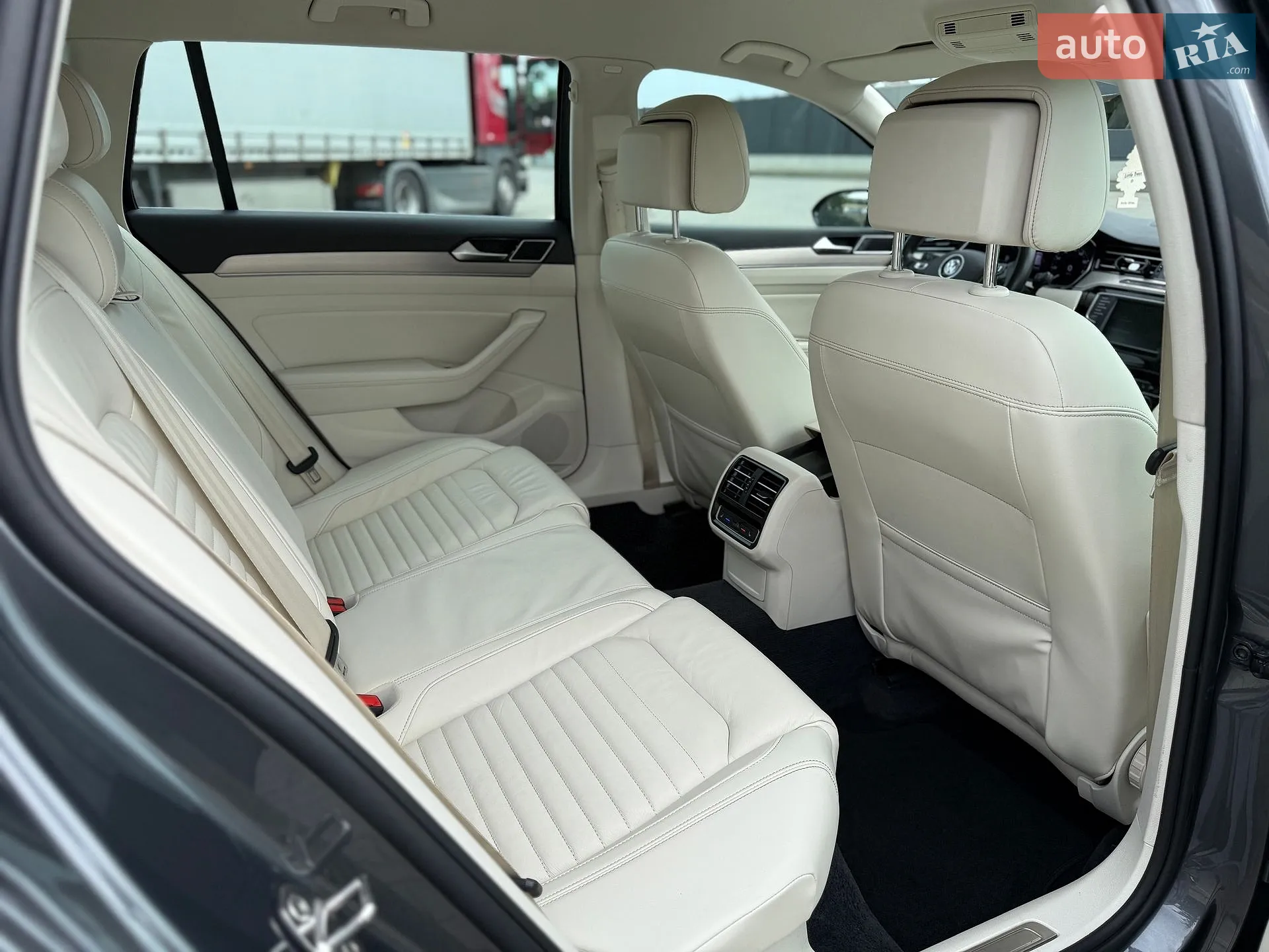 2017 Volkswagen Passat - мініатюра 35