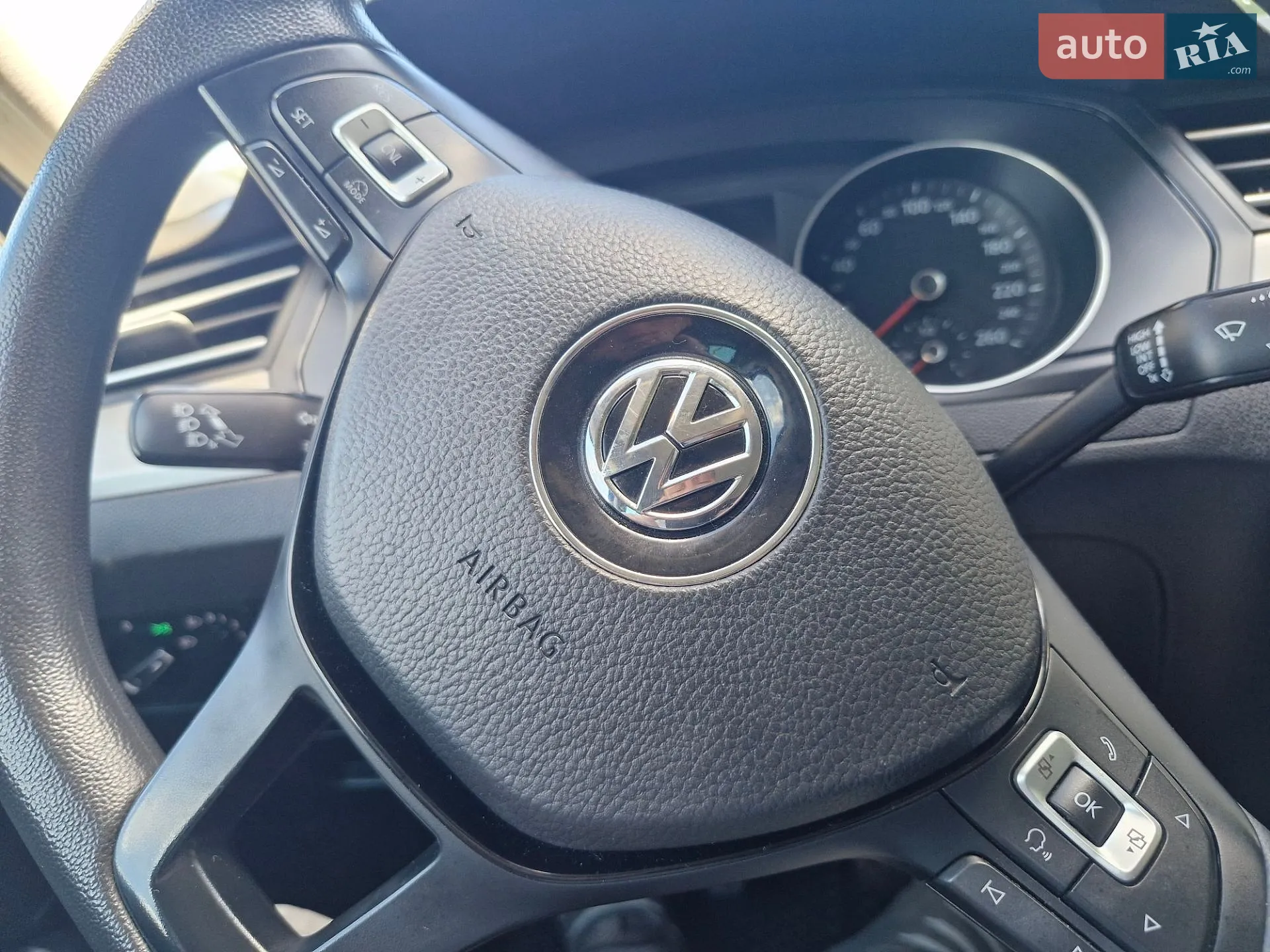 Volkswagen Passat 2015 VIN WVWZZZ3CZGE008232 фото оголошення 26 з 57