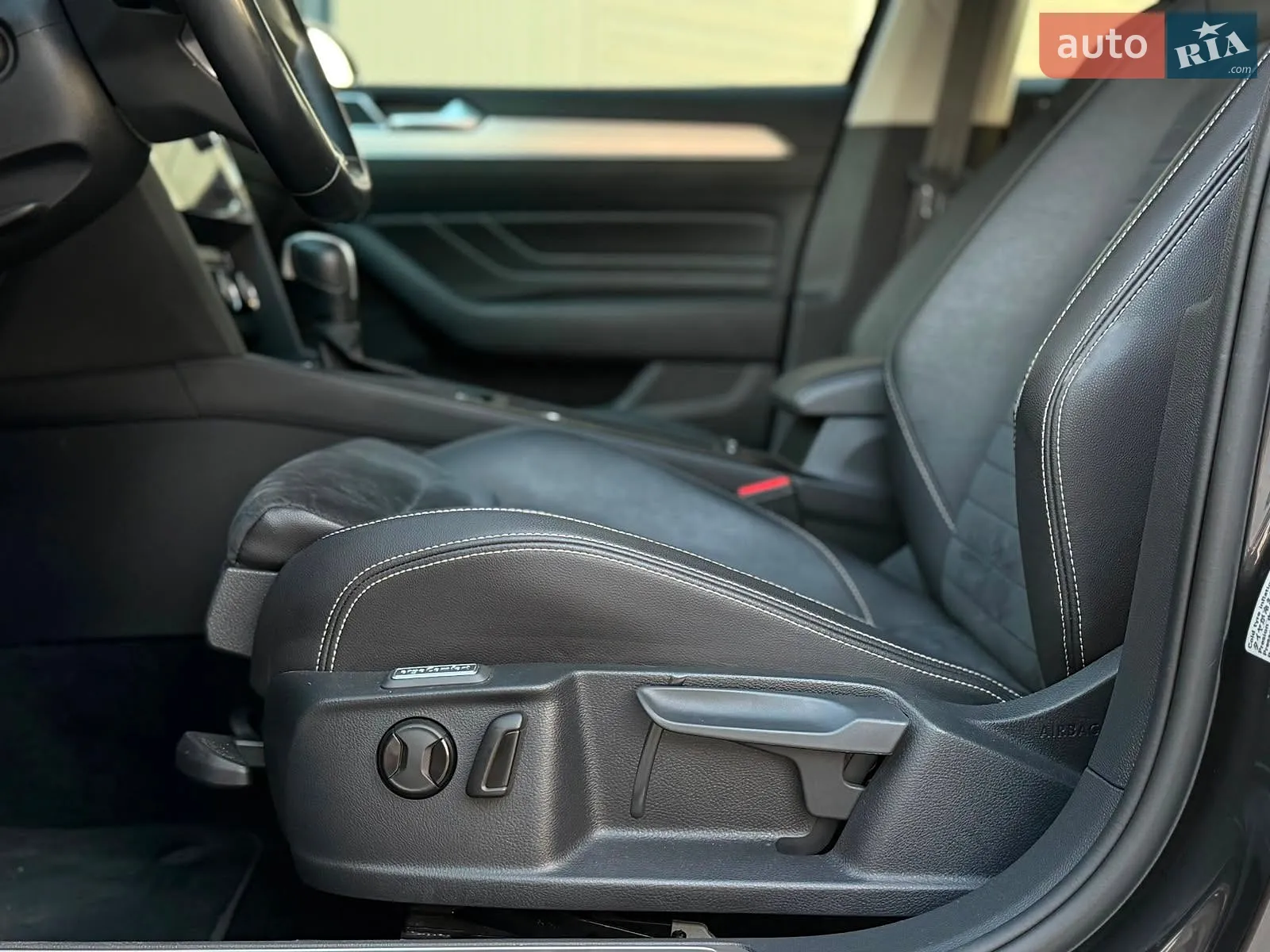 2019 Volkswagen Passat - мініатюра 28