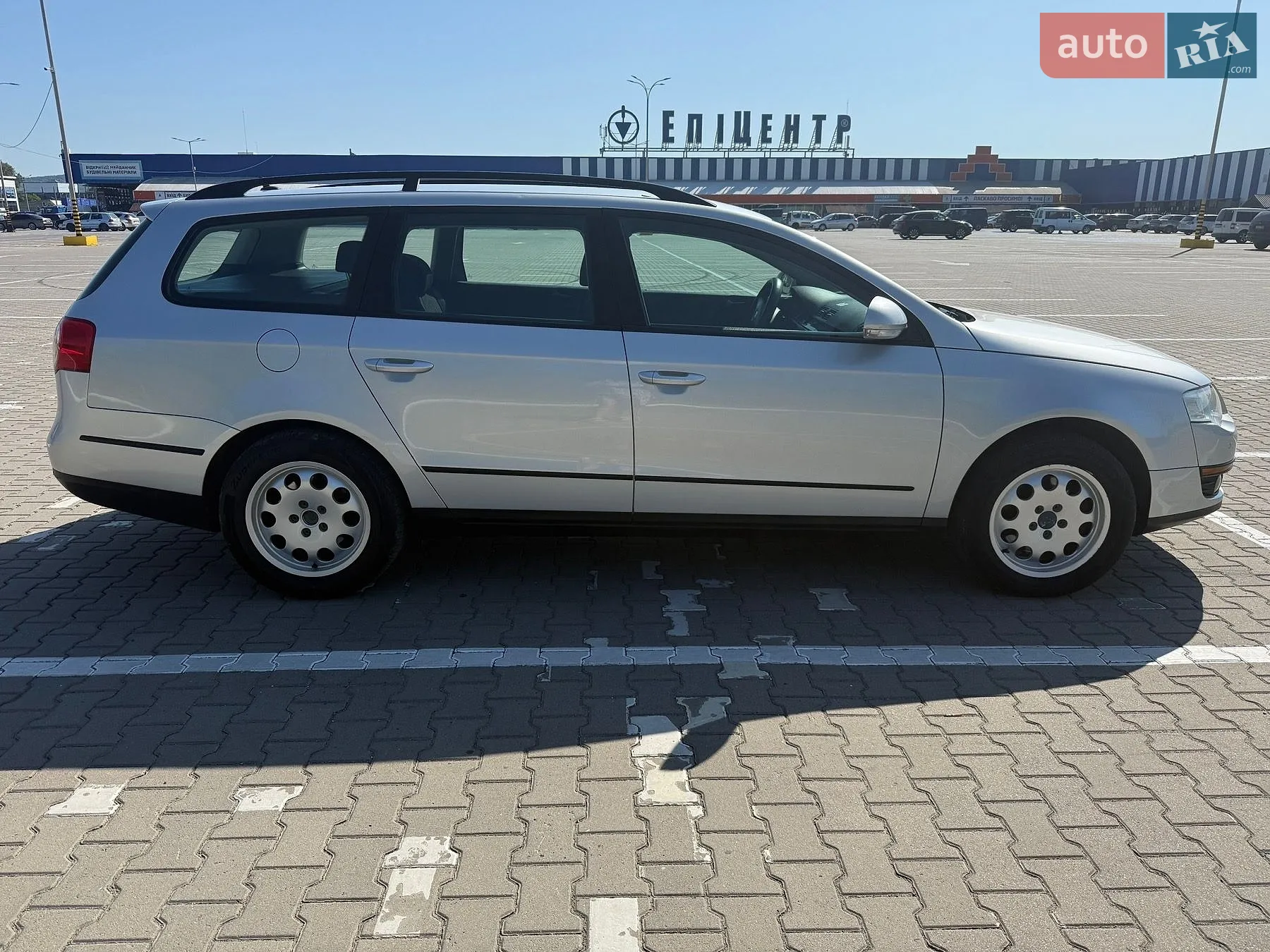 2010 Volkswagen Passat - мініатюра 2
