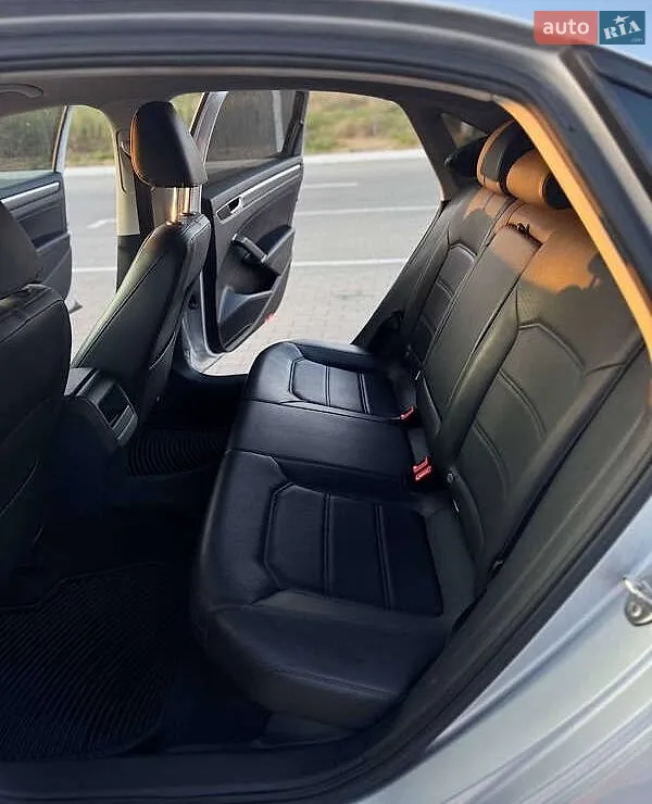 2018 Volkswagen Passat - мініатюра 11