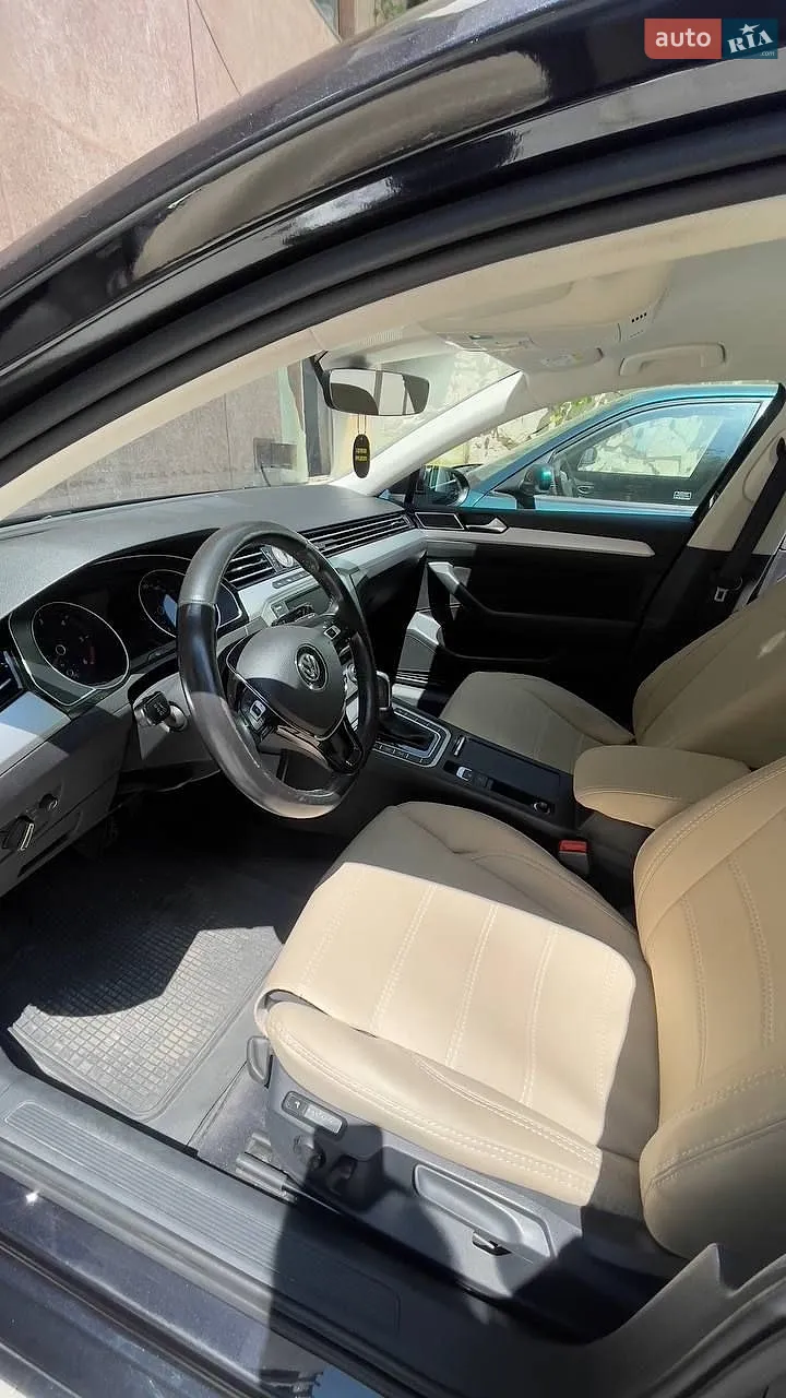 2016 Volkswagen Passat - мініатюра 2