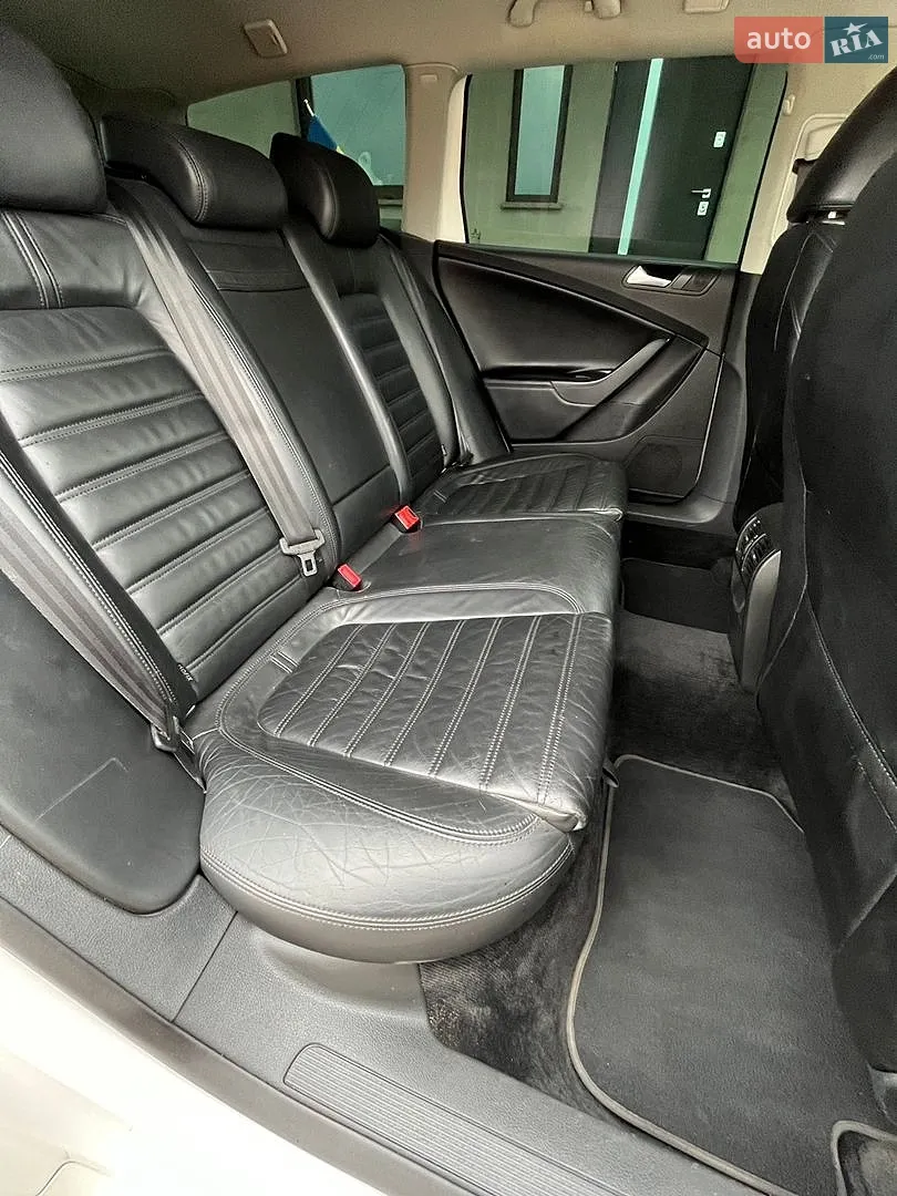 2010 Volkswagen Passat - мініатюра 21