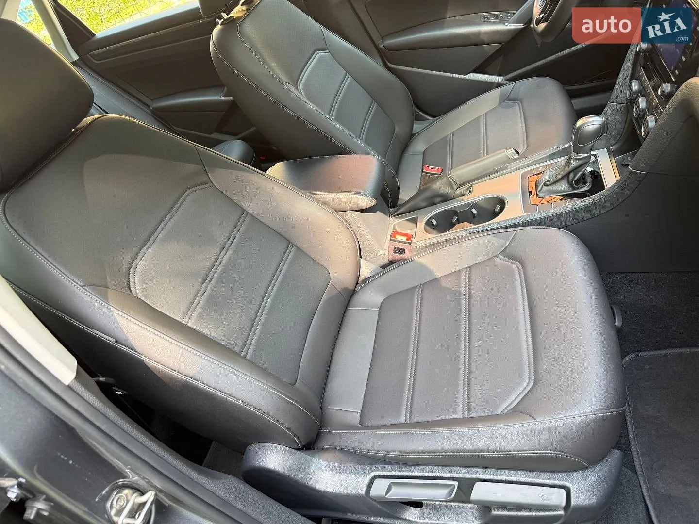 2020 Volkswagen Passat - мініатюра 25