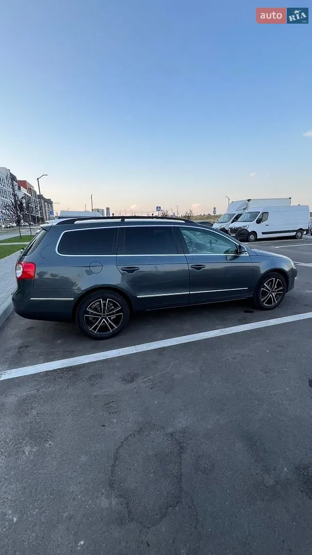 2010 Volkswagen Passat - мініатюра 3