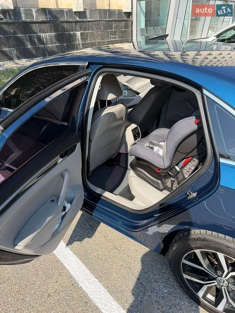 2017 Volkswagen Passat - мініатюра 6