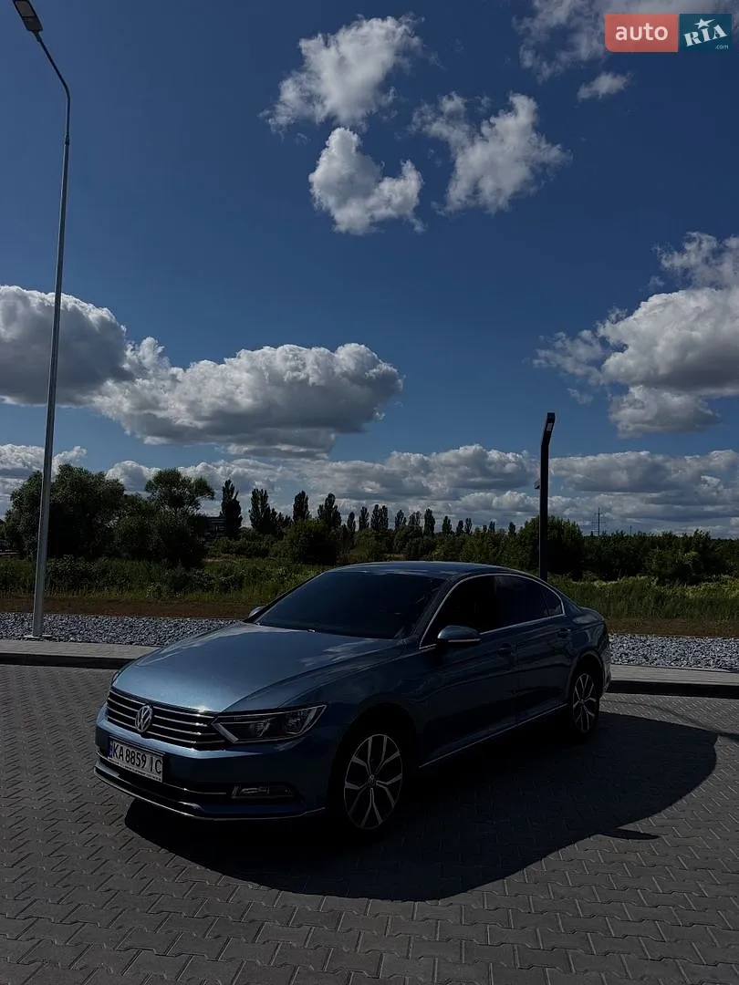 2017 Volkswagen Passat - мініатюра 2