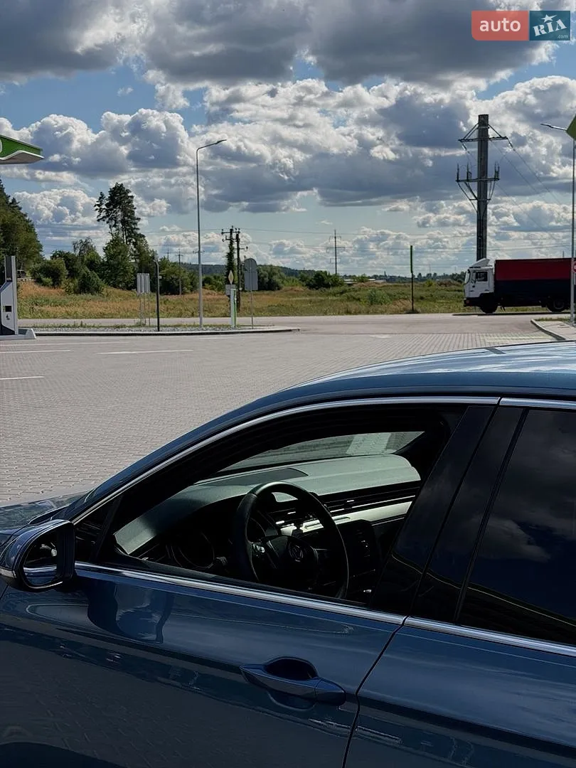 2017 Volkswagen Passat - мініатюра 10