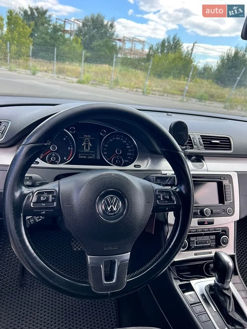 2011 Volkswagen Passat - мініатюра 11