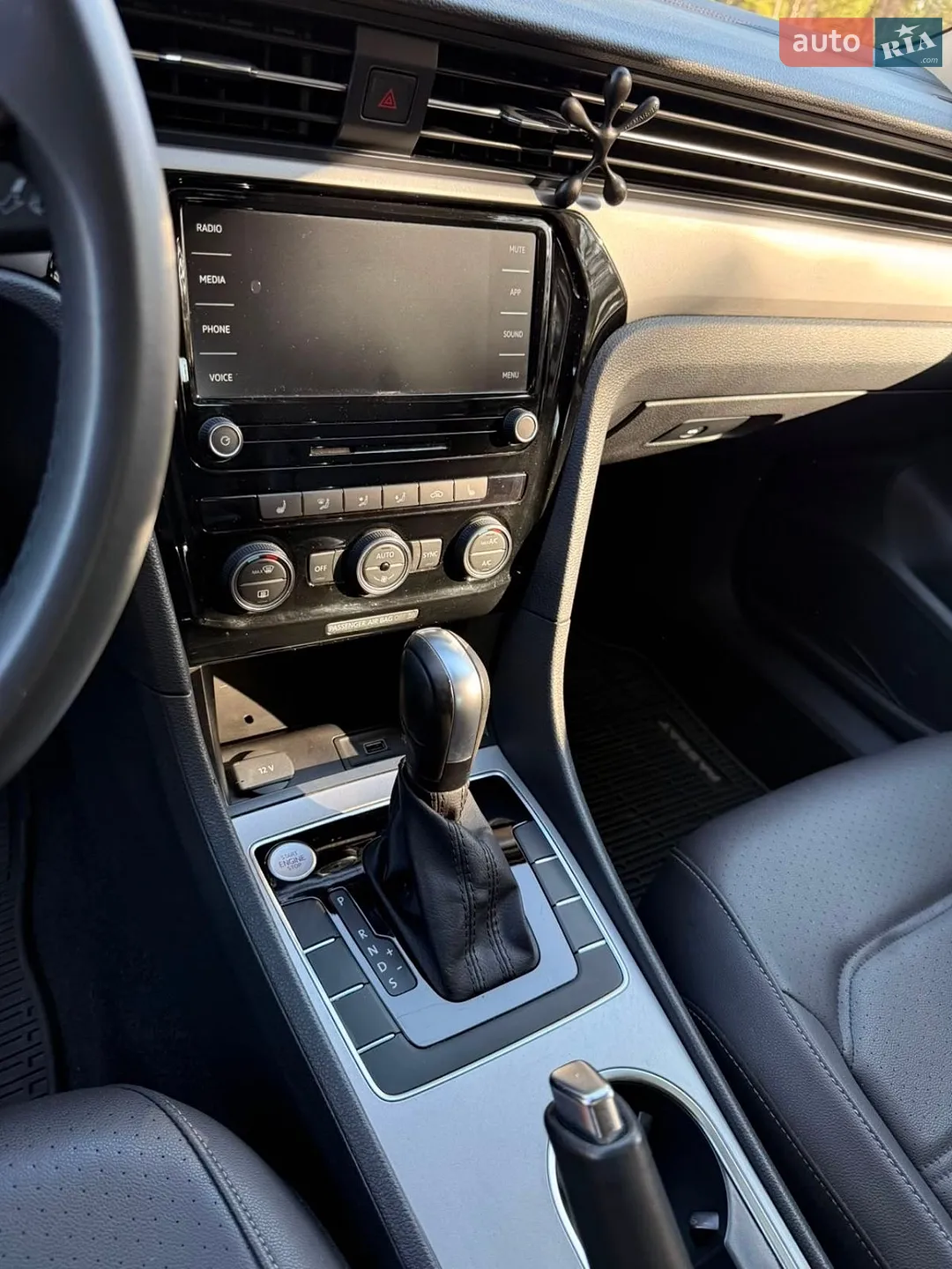 2021 Volkswagen Passat - мініатюра 2