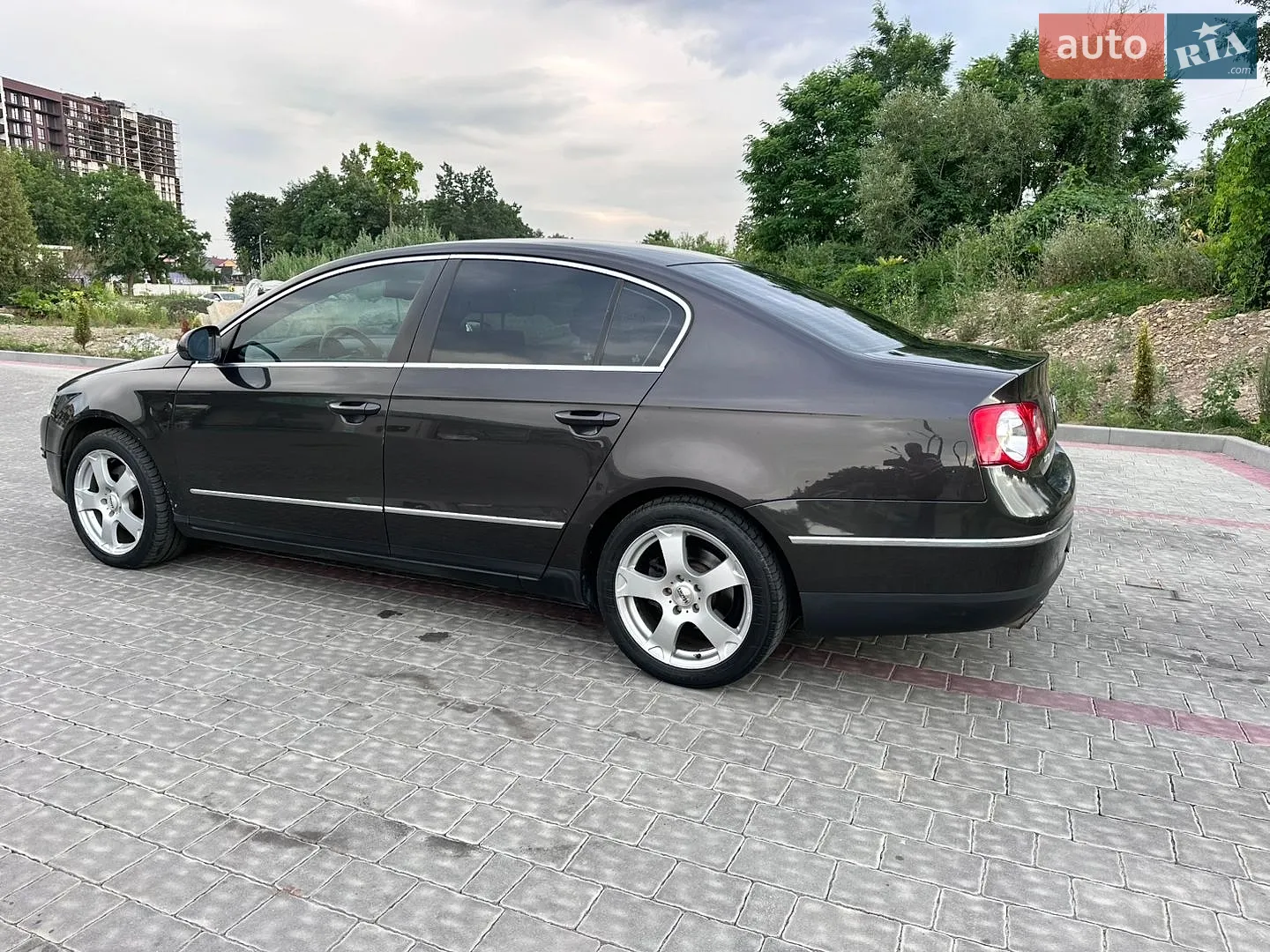 2010 Volkswagen Passat - мініатюра 2
