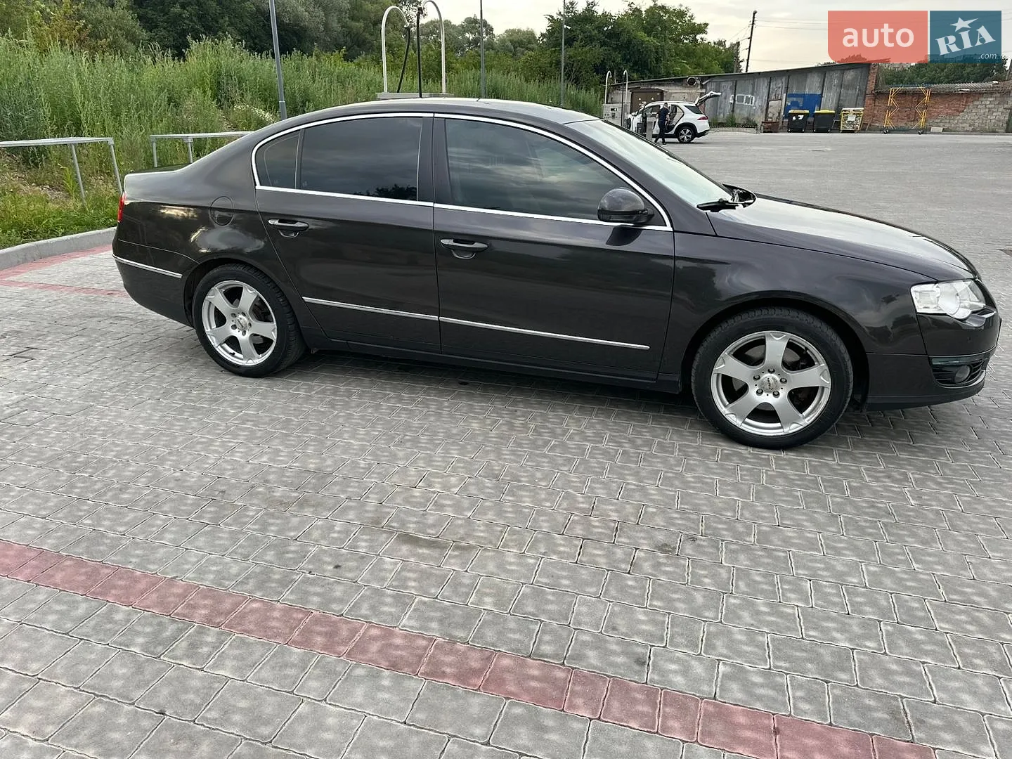 2010 Volkswagen Passat - мініатюра 4