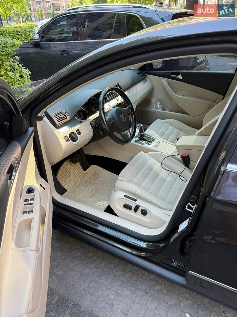 2010 Volkswagen Passat - мініатюра 4