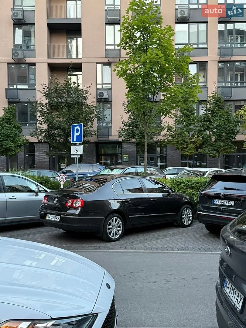 2010 Volkswagen Passat - мініатюра 12