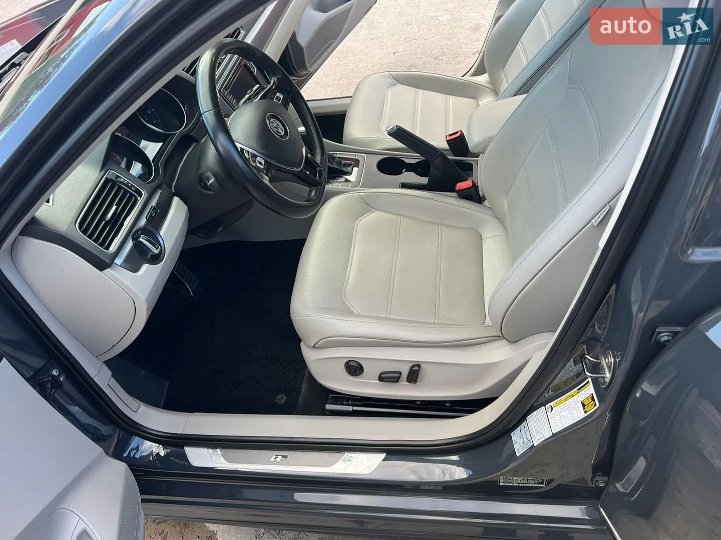 2016 Volkswagen Passat - мініатюра 4