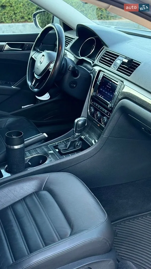2016 Volkswagen Passat - мініатюра 24