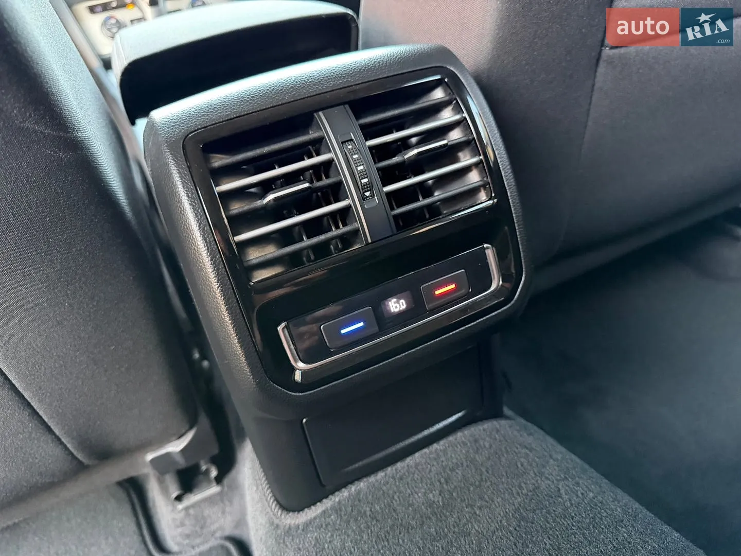 2016 Volkswagen Passat - мініатюра 18