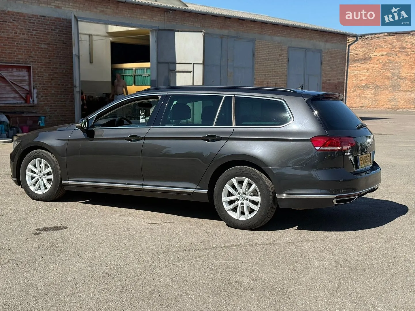 2019 Volkswagen Passat - мініатюра 3