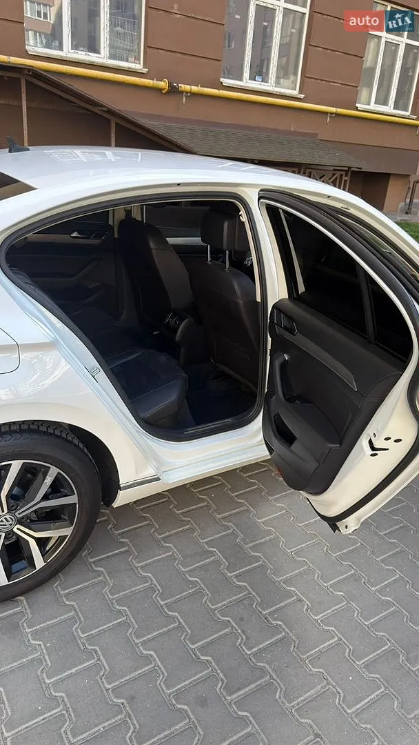 2015 Volkswagen Passat - мініатюра 13