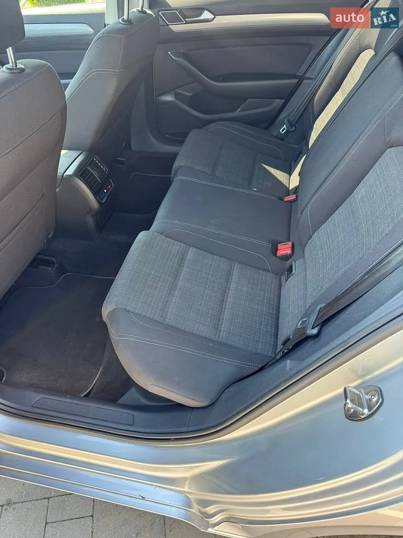 2019 Volkswagen Passat - мініатюра 27