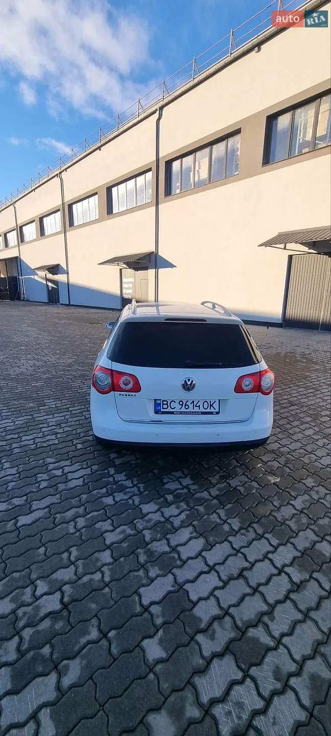 2010 Volkswagen Passat - мініатюра 4