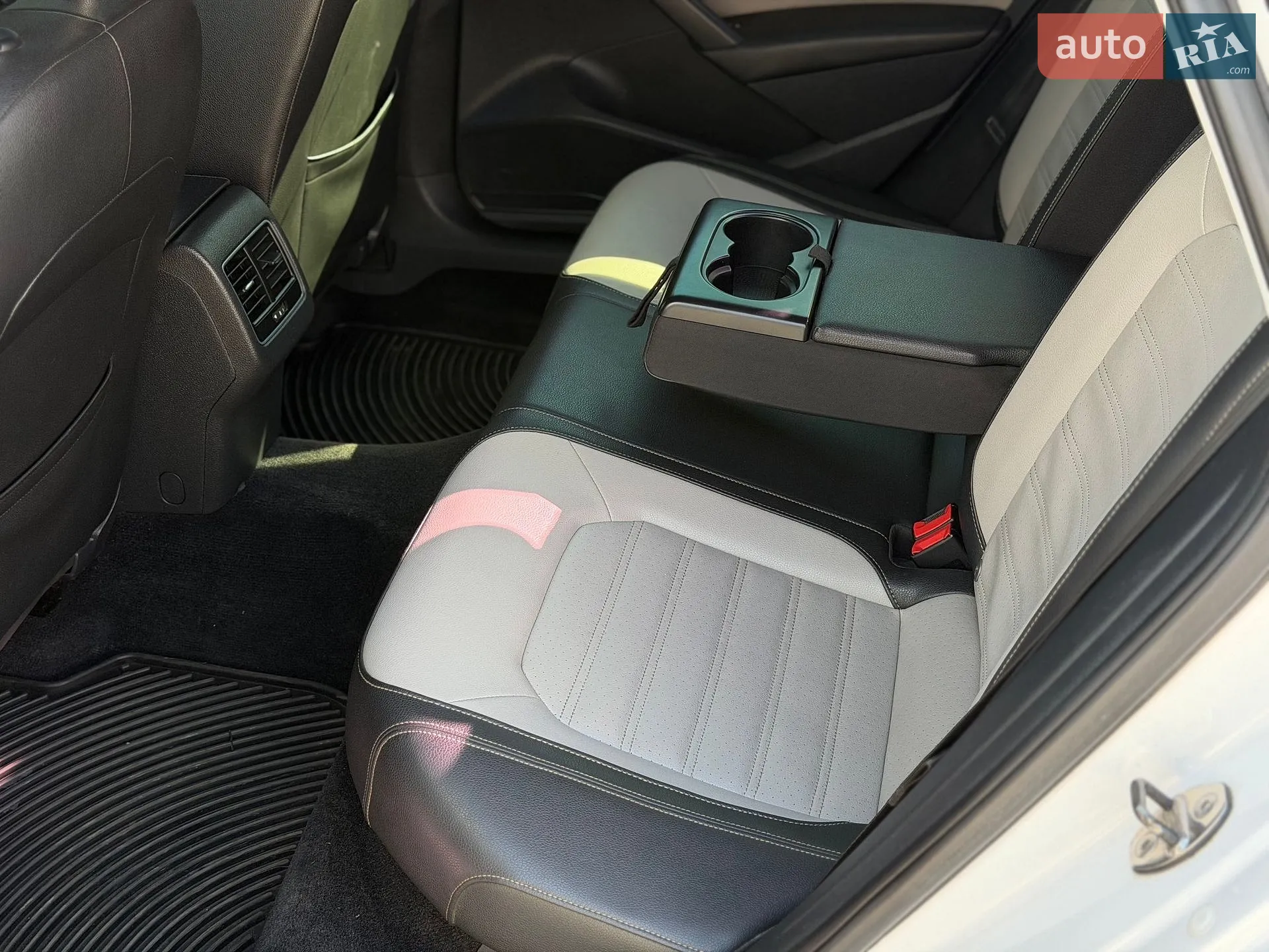 2014 Volkswagen Passat - мініатюра 16