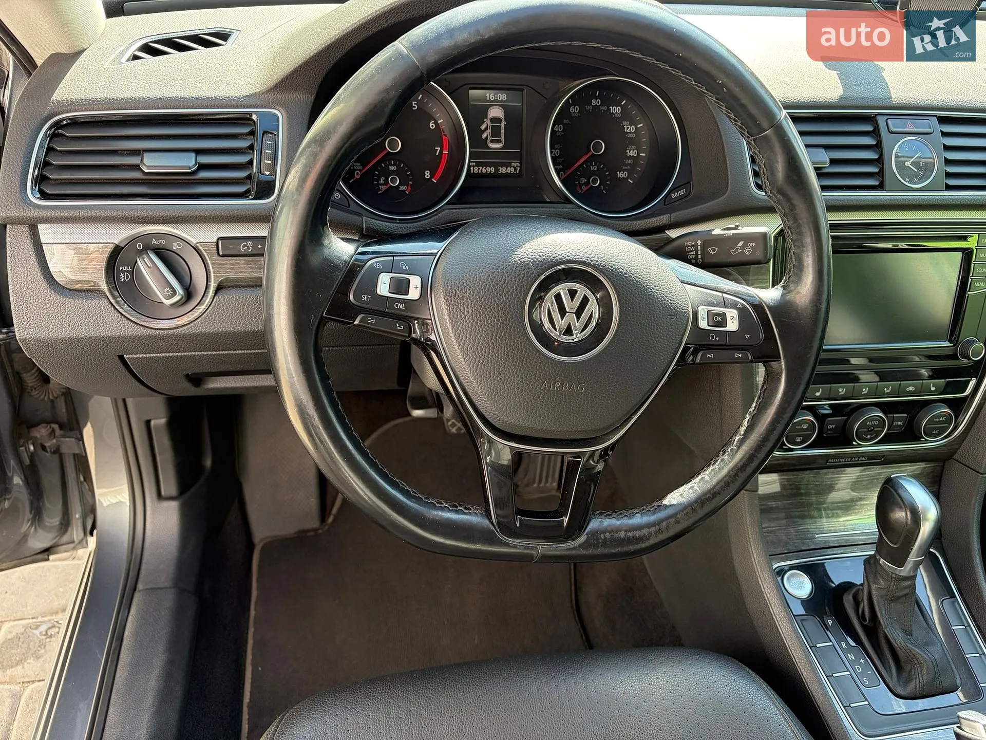 2016 Volkswagen Passat - мініатюра 11
