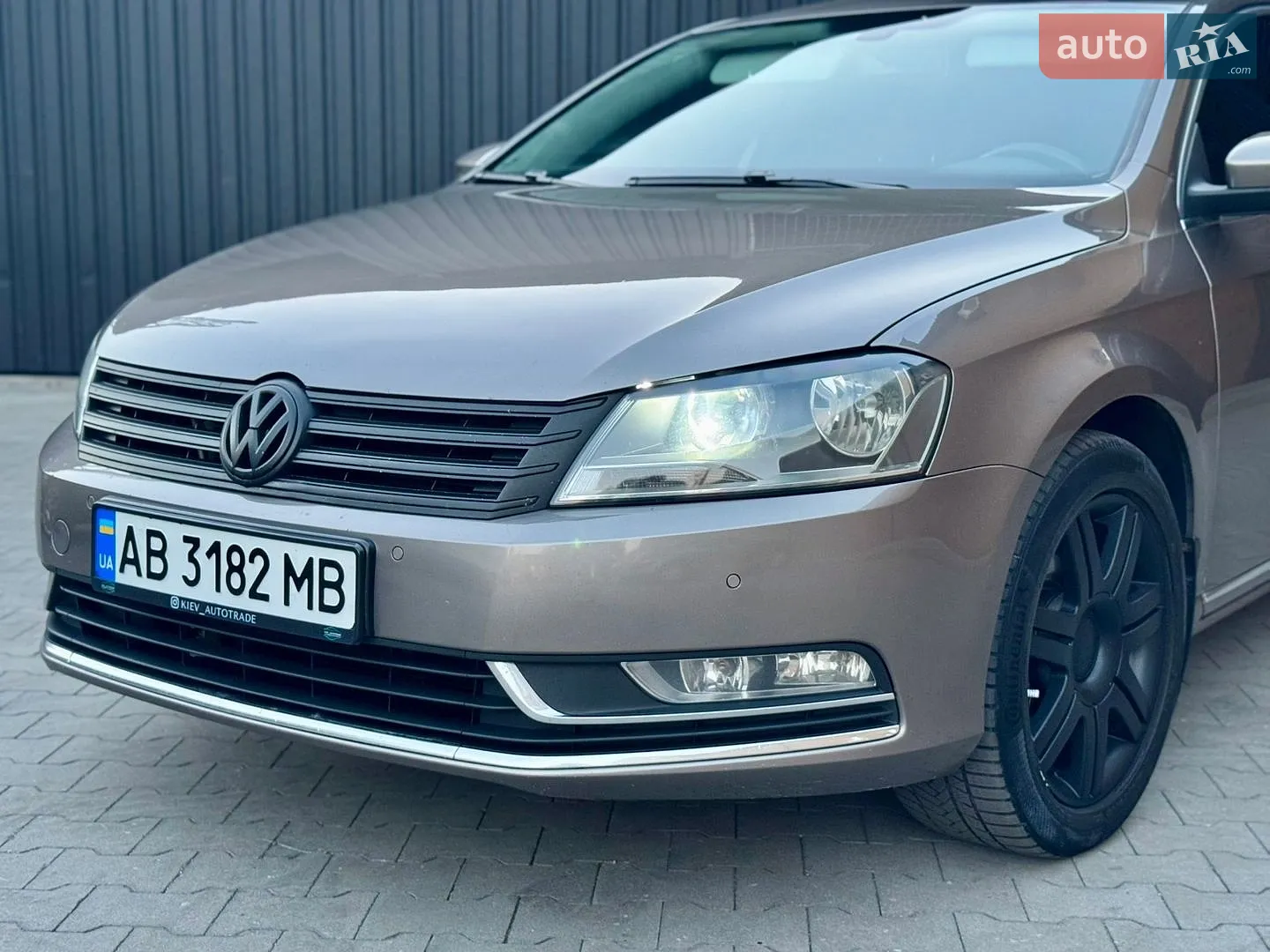 2011 Volkswagen Passat - мініатюра 2