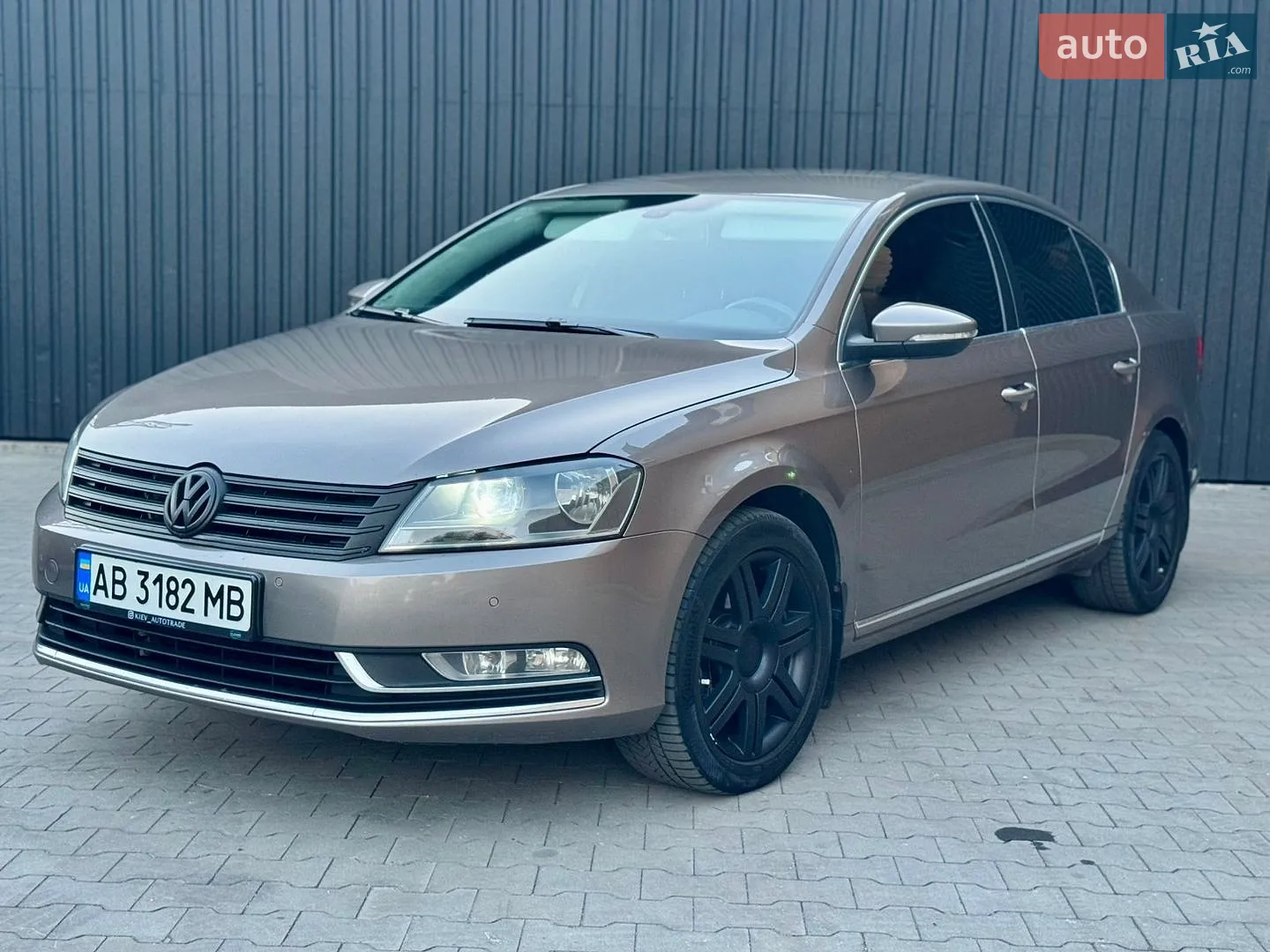 2011 Volkswagen Passat - мініатюра 3