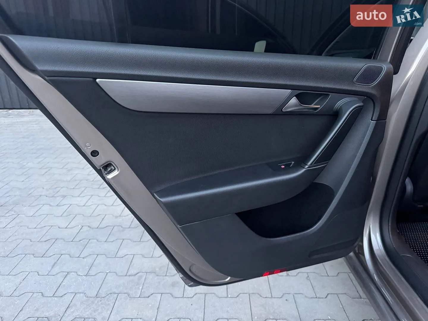 2011 Volkswagen Passat - мініатюра 32