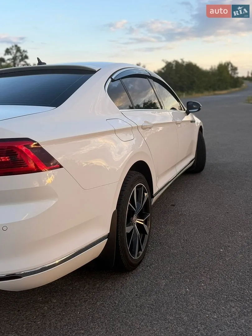 2015 Volkswagen Passat - мініатюра 13