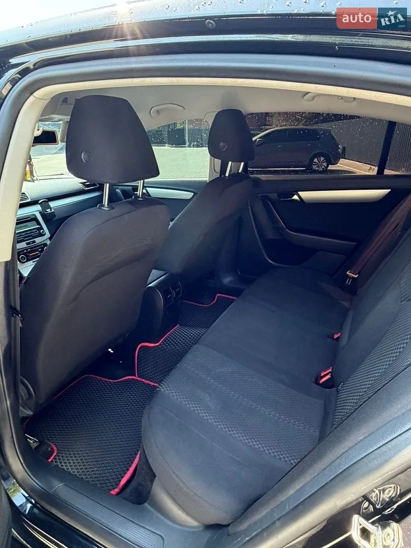 2011 Volkswagen Passat - мініатюра 11