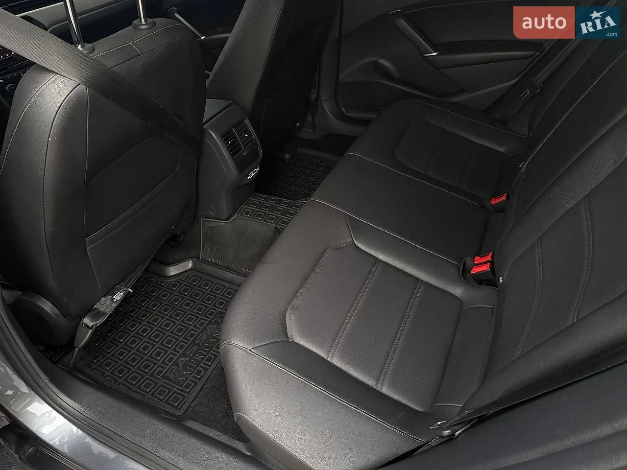 2021 Volkswagen Passat - мініатюра 8