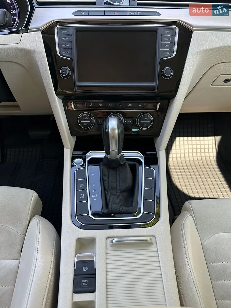 2016 Volkswagen Passat - мініатюра 16