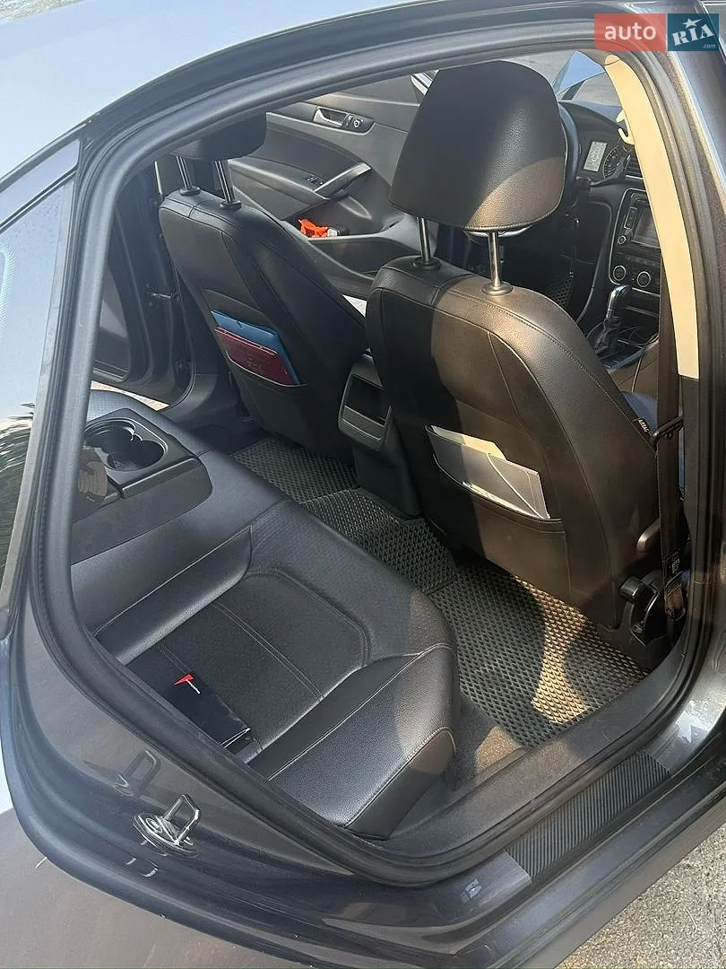 2012 Volkswagen Passat - мініатюра 16