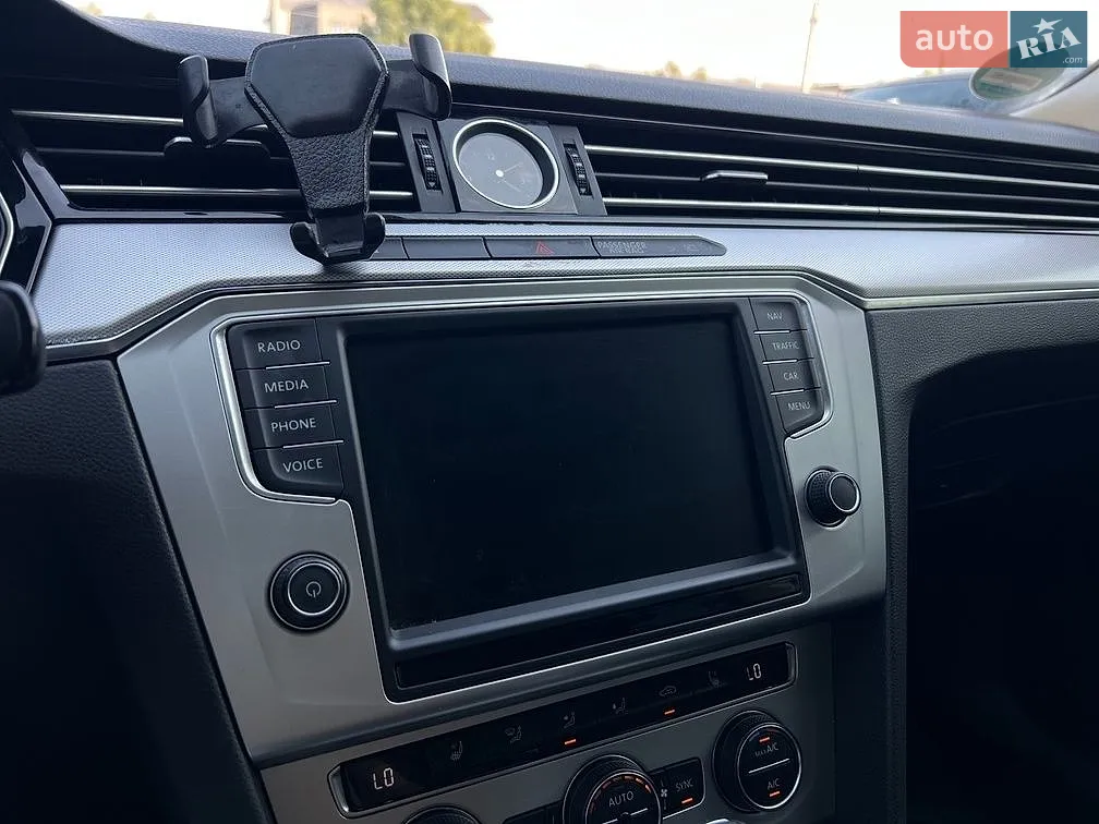 2016 Volkswagen Passat - мініатюра 21