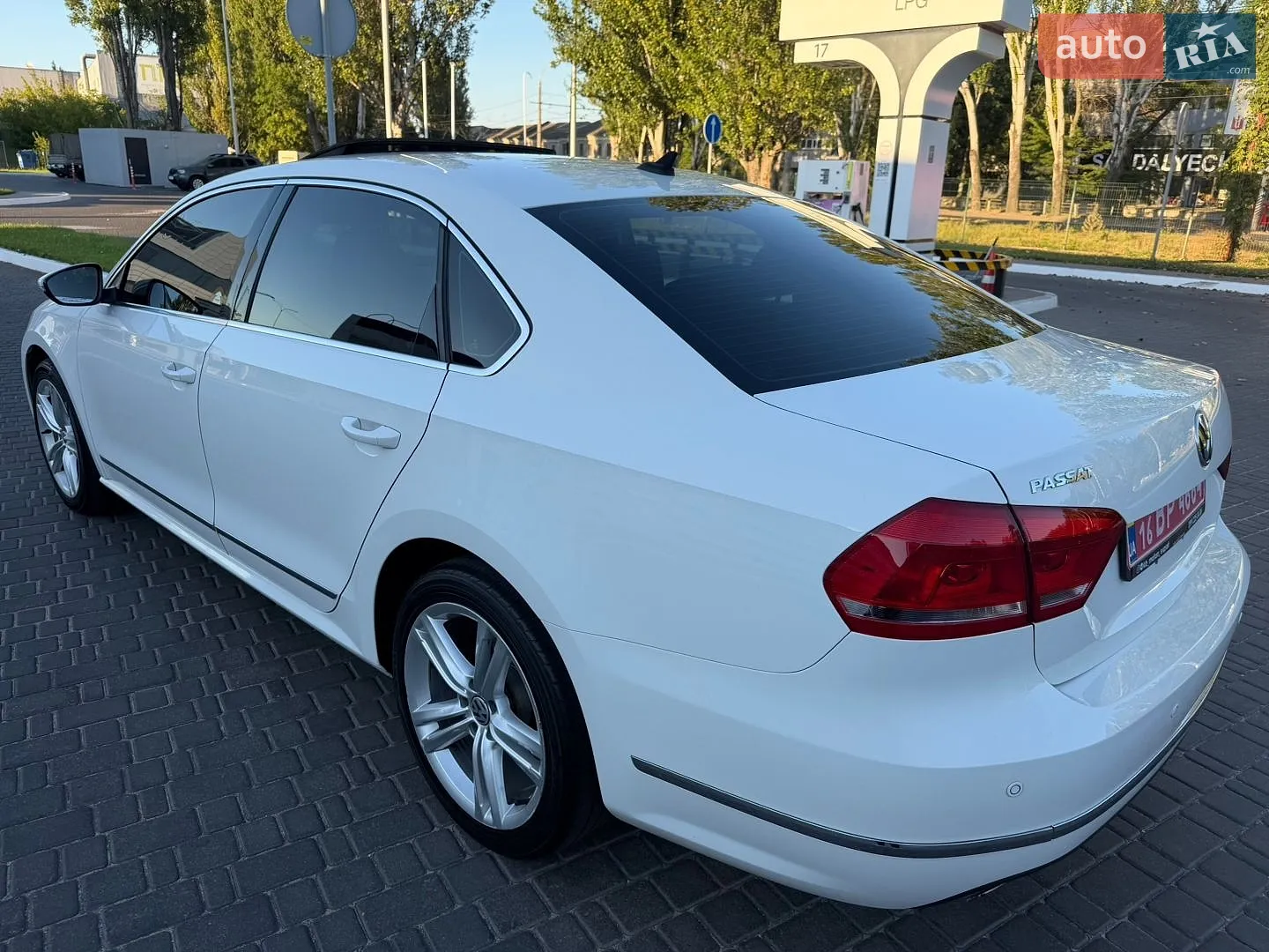 2015 Volkswagen Passat - мініатюра 2