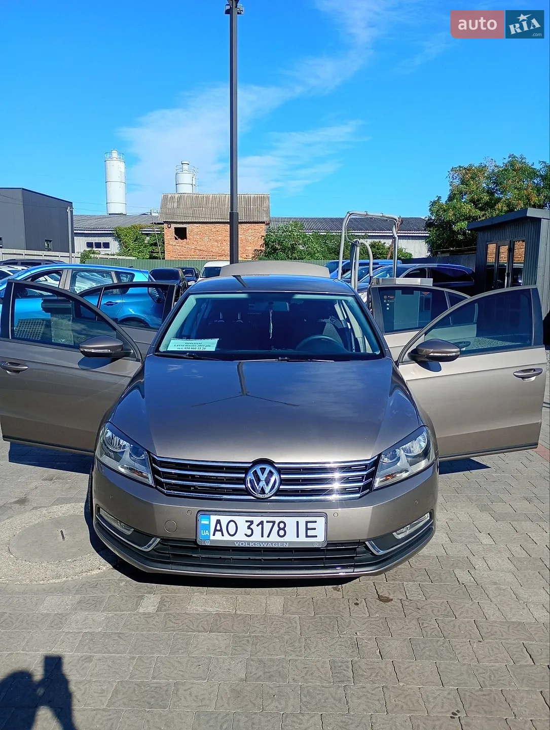 2011 Volkswagen Passat - фото 1