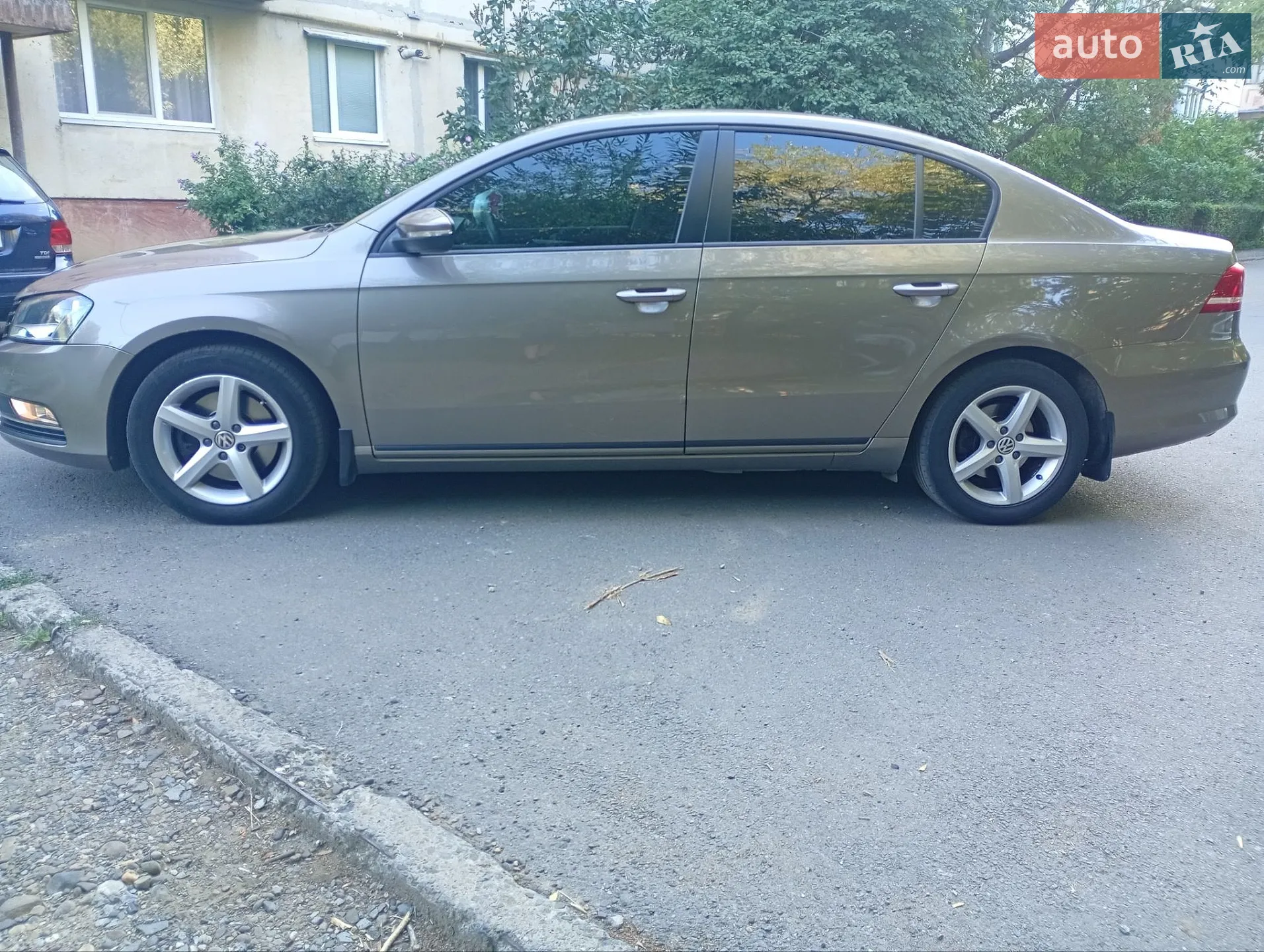 2011 Volkswagen Passat - мініатюра 3