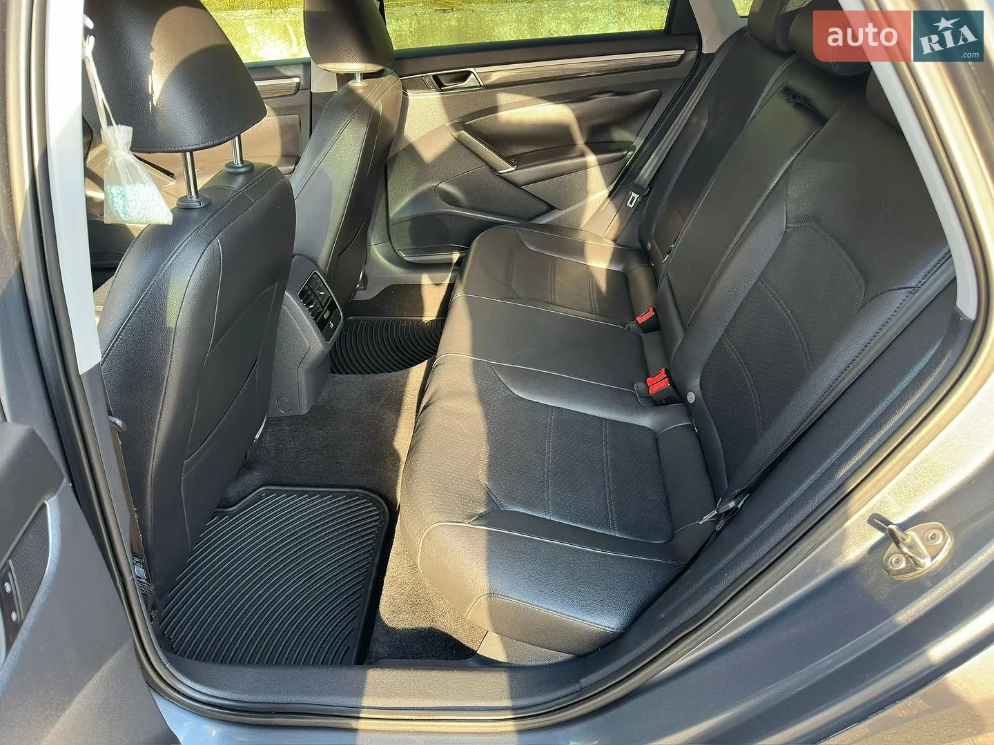 2016 Volkswagen Passat - мініатюра 9