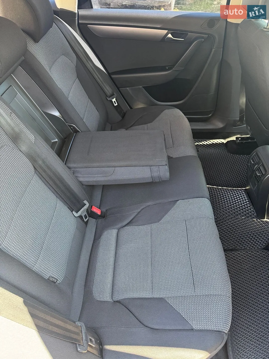 2010 Volkswagen Passat - мініатюра 26