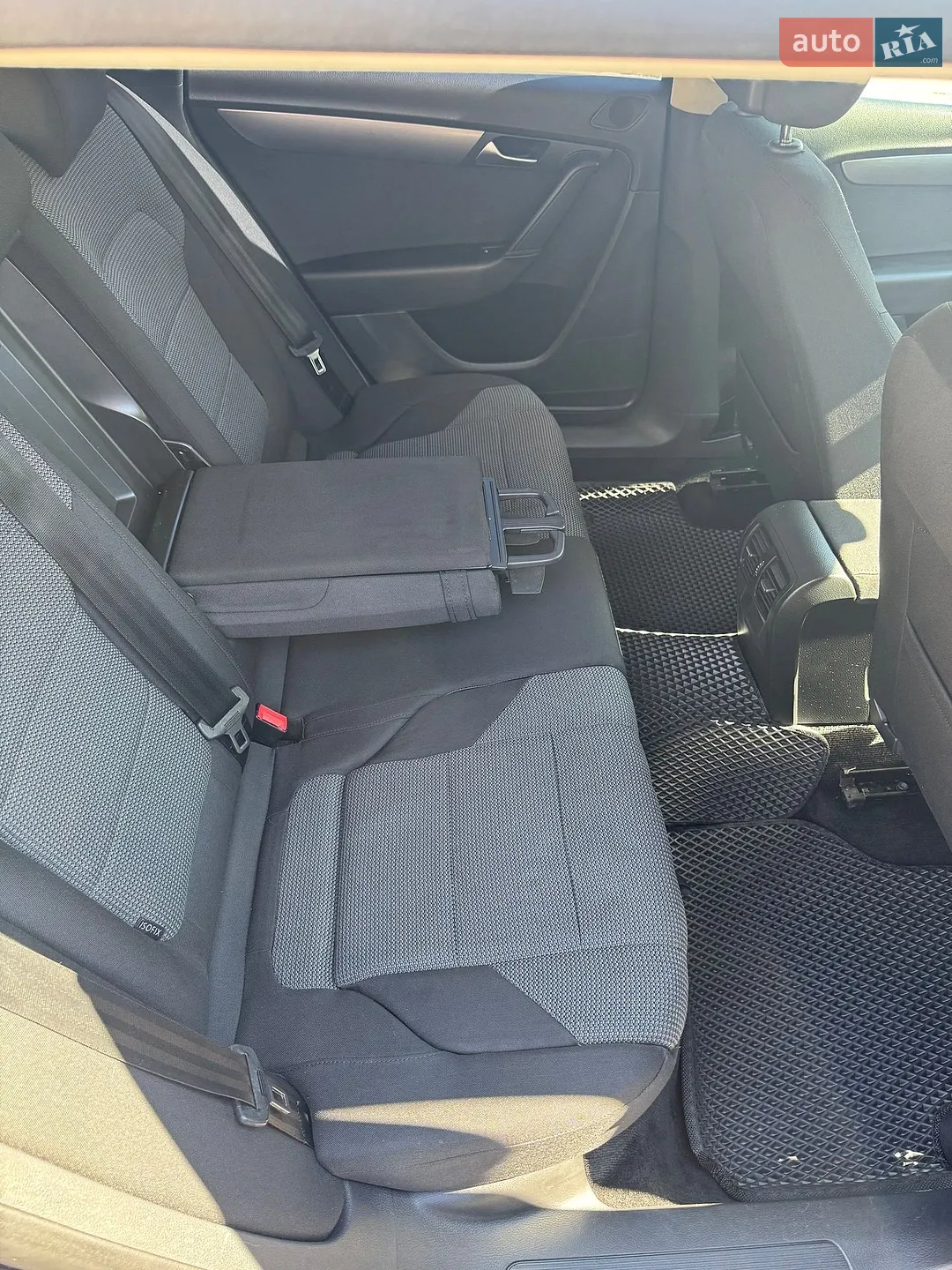 2010 Volkswagen Passat - мініатюра 20