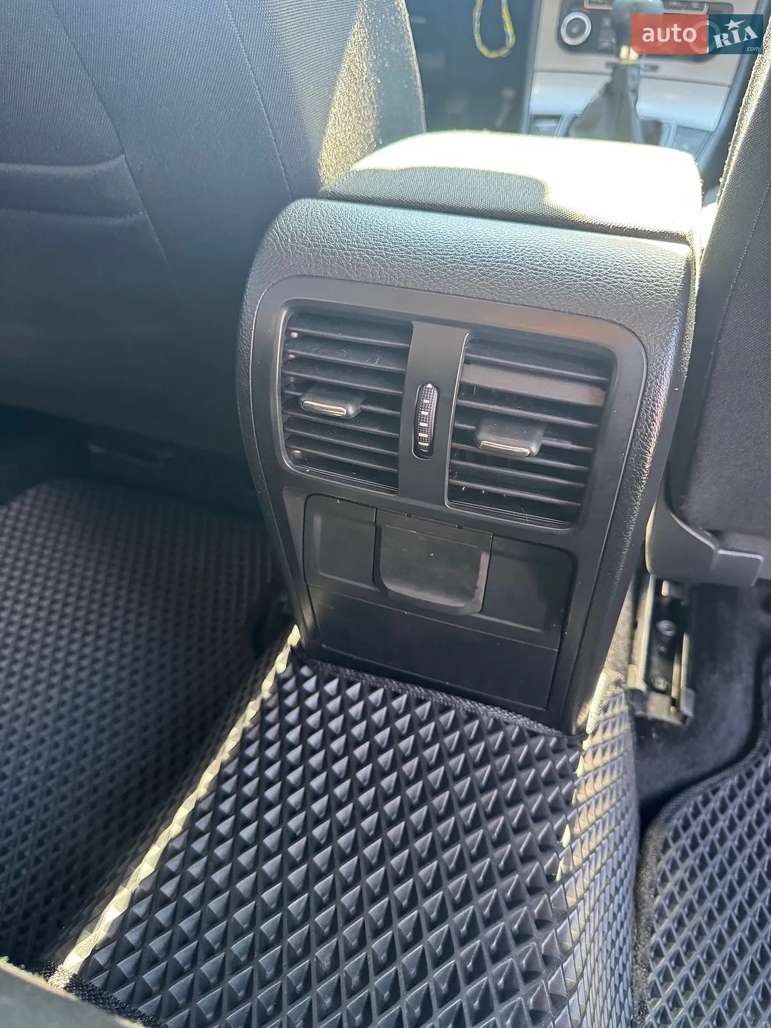 2010 Volkswagen Passat - мініатюра 27
