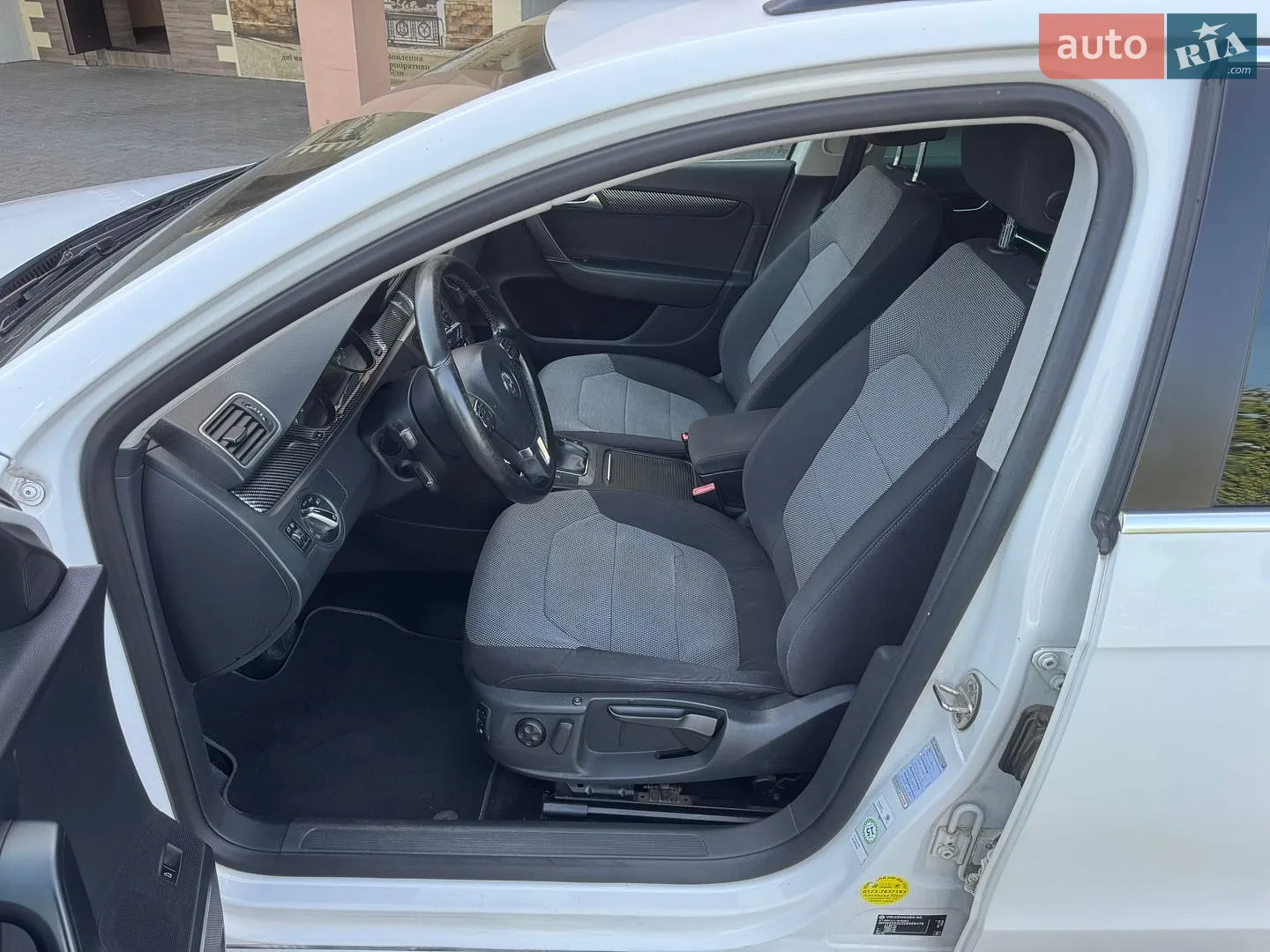 2011 Volkswagen Passat - мініатюра 29